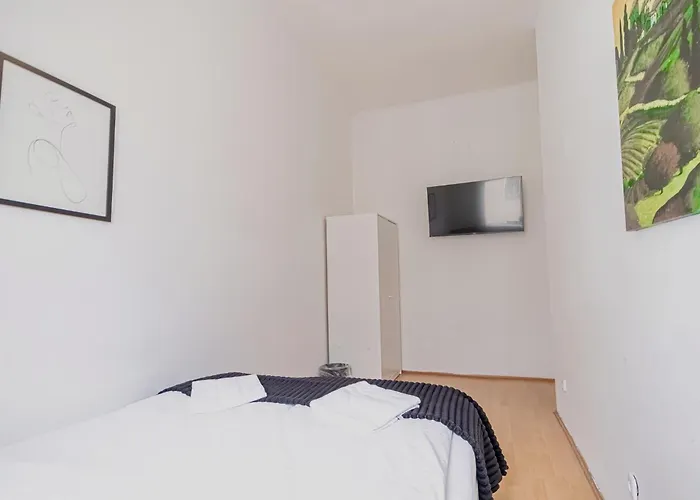 Modern Three Bedroom Close To Stadthalle Apartamento *