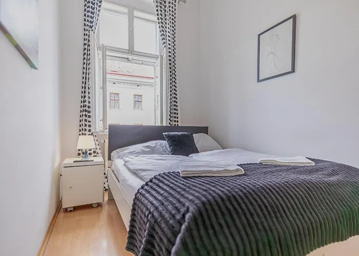 Modern Three Bedroom Close To Stadthalle