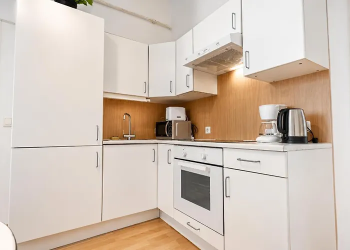 Modern Three Bedroom Close To Stadthalle *