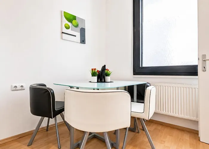 Apartamento Modern Three Bedroom Close To Stadthalle