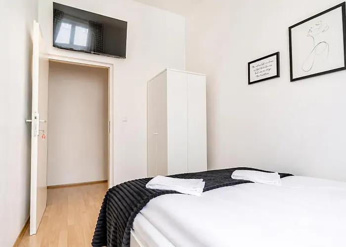 Modern Three Bedroom Close To Stadthalle Apartamento *
