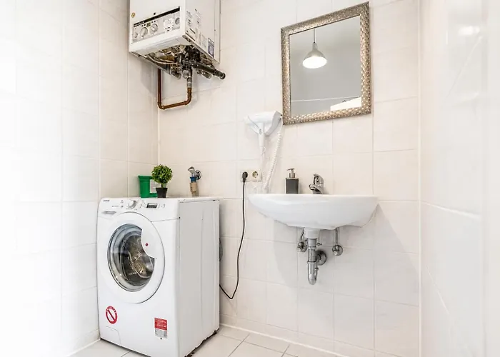 Modern Three Bedroom Close To Stadthalle Apartamento *